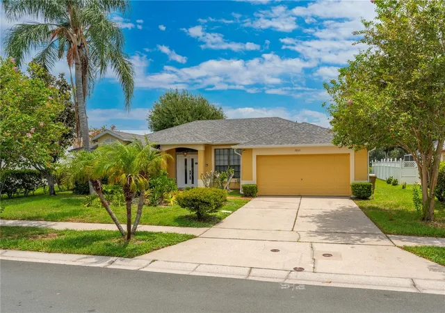 Photo 2 of Single family home for sale at 2803 Middleton Cir, Kissimmee, FL 34743 | MLS# S5154705 | Listing updated on 2026-09-20