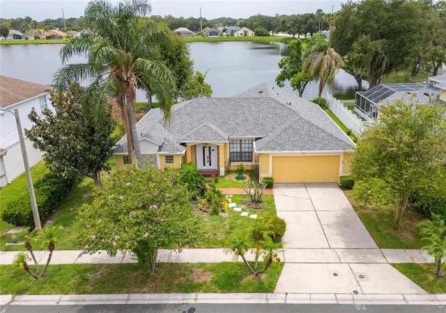 Photo 3 of Single family home for sale at 2803 Middleton Cir, Kissimmee, FL 34743 | MLS# S5154705 | Listing updated on 2026-09-20