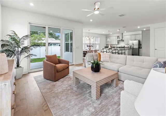 Photo 3 of Single family home for sale at 4421 W Bay Ct Ave, Tampa, FL 33611 | MLS# TB8534365 | Listing updated on 2026-10-25