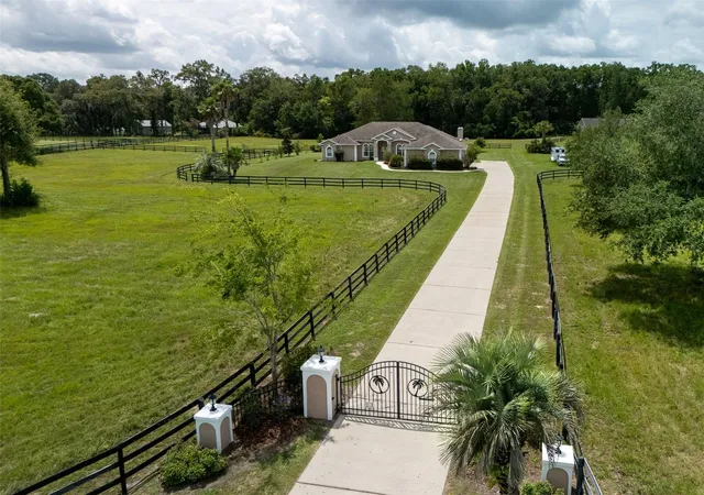 Photo 2 of House for sale at 1500 NW 114th Loop, Ocala, FL 34475 | MLS# OM729511 | Listing updated on 2026-09-11