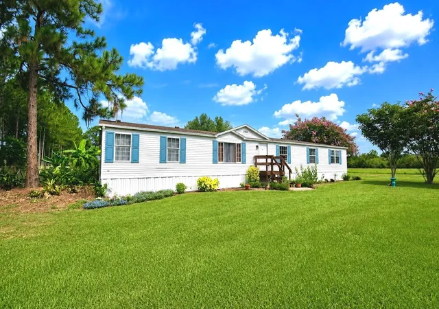 2nd image of 1750 W Frostproof Rd, Frostproof, FL 33843 | MLS# L4963927