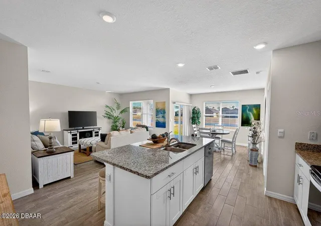 Photo 3 of Single family home for sale at 1346 Middle Lake Dr, Ormond Beach, FL 32174 | MLS# V4950487 | Listing updated on 2026-09-20