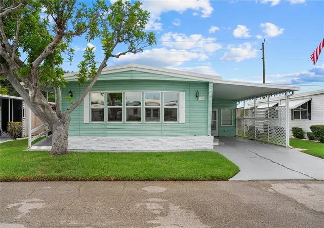 1st image of 808 53rd Ave E #18, Bradenton, FL 34203 | MLS# A4701613