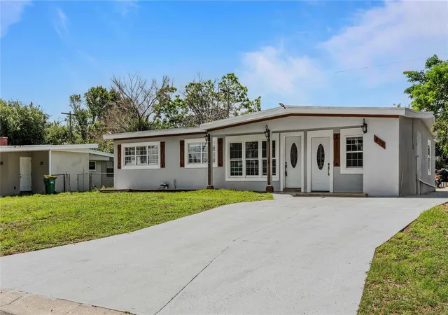 Photo 2 of Single family home for sale at 815 W Highland Dr, Cocoa, FL 32922 | MLS# S5154717 | Listing updated on 2026-07-31