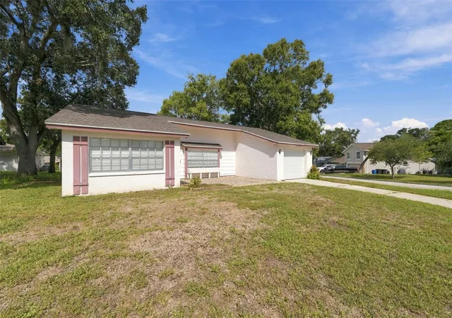 Photo 2 of Single family home for sale at 12200 Bear Claw Loop, Hudson, FL 34667 | MLS# TB8534399 | Listing updated on 2026-09-20