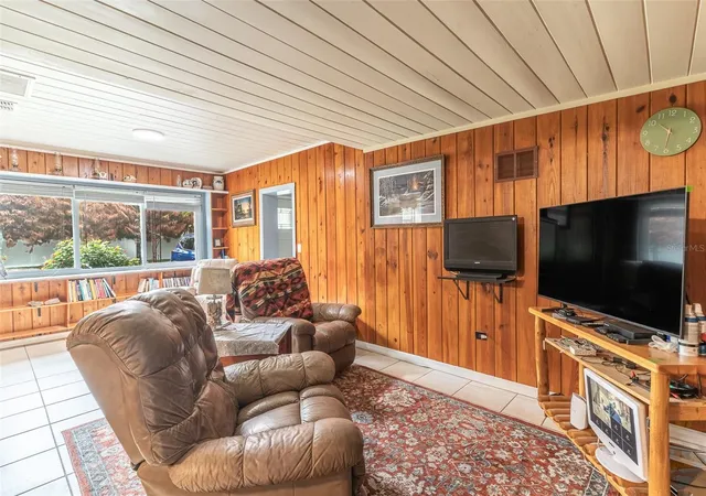 Photo 4 of Single family home for sale at 1645 Huntington St, Lakeland, FL 33801 | MLS# L4963928 | Listing updated on 2026-10-14