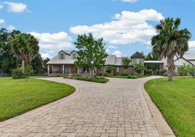 Photo 2 of Single family home for sale at 13342 W Lake Yale Rd, Umatilla, FL 32784 | MLS# O6429560 | Listing updated on 2026-08-06
