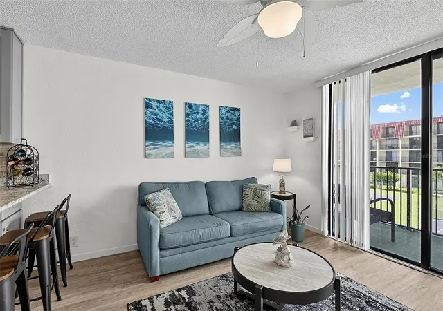 Listing Photo 5 - Condo for sale in building located at 1433 N Atlantic Ave, Daytona Beach, FL 32118 - Unit #329
