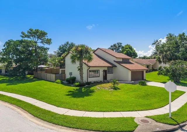 Photo 4 of Single family home for sale at 401 Woodview Dr, Longwood, FL 32779 | MLS# O6429571 | Listing updated on 2026-10-07