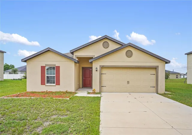 Photo 2 of Single family home for sale at 123 Violet Ct, Kissimmee, FL 34759 | MLS# O6429572 | Listing updated on 2026-08-28