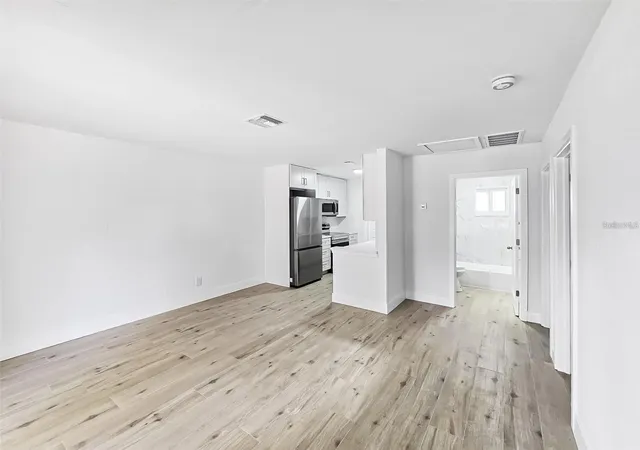 2nd image of 516 12th St W, PALMETTO, FL 34221