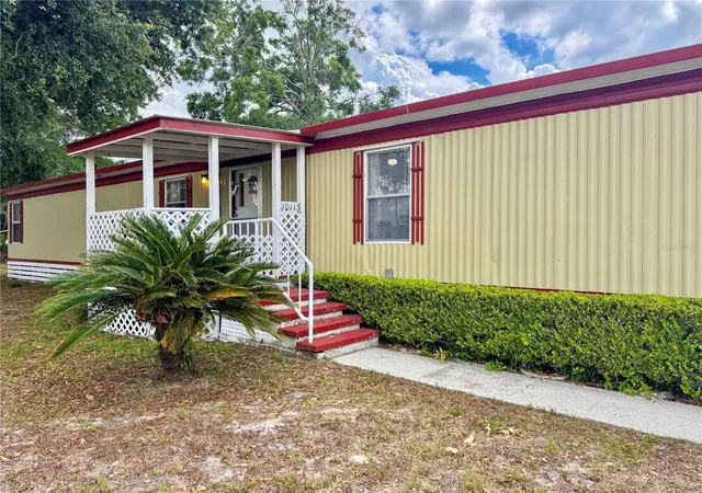 Photo 4 of Manufactured home for sale at 10113 SE 24th Drive, Webster, FL 33597 | MLS# G5115804 | Listing updated on 2026-09-07