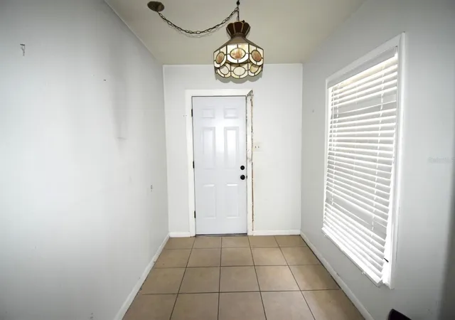 Photo 3 of Sale Pending at 204 Shore Dr W, Oldsmar, FL 34677 | MLS# TB8534439 | Listing updated on 2026-09-15