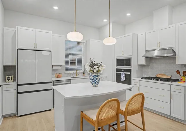 Photo 4 of Townhouse for sale at 6605 N Nebraska Ave #28, Tampa, FL 33604 | MLS# TB8534452 | Listing updated on 2026-09-20
