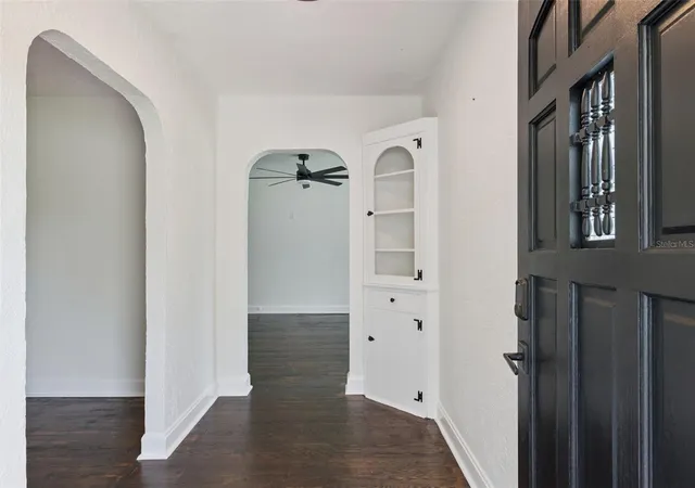 Photo 3 of Single family home for sale at 207 S Summerlin Ave, Sanford, FL 32771 | MLS# O6429592 | Listing updated on 2026-08-30