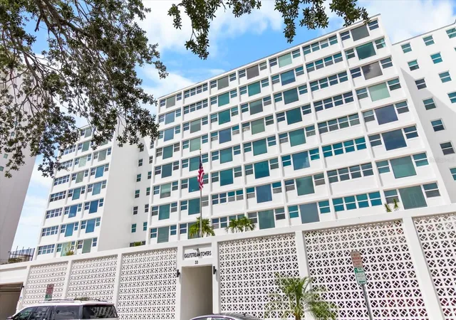 1st image of 33 S Gulfstream Ave #305, Sarasota, FL 34236 | MLS# A4701641