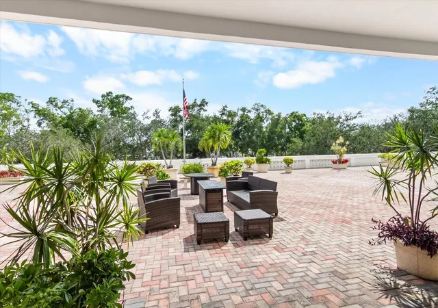 3rd image of 33 S Gulfstream Ave #305, Sarasota, FL 34236 | MLS# A4701641
