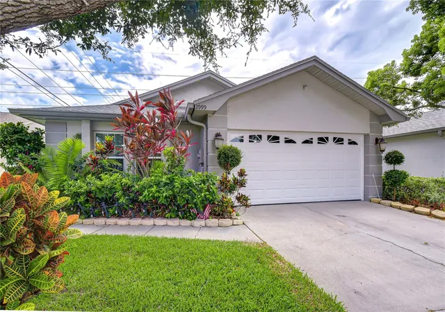 Photo 3 of Sale Pending at 2999 Brookfield Ln, Clearwater, FL 33761 | MLS# W7888134 | Listing updated on 2026-08-12