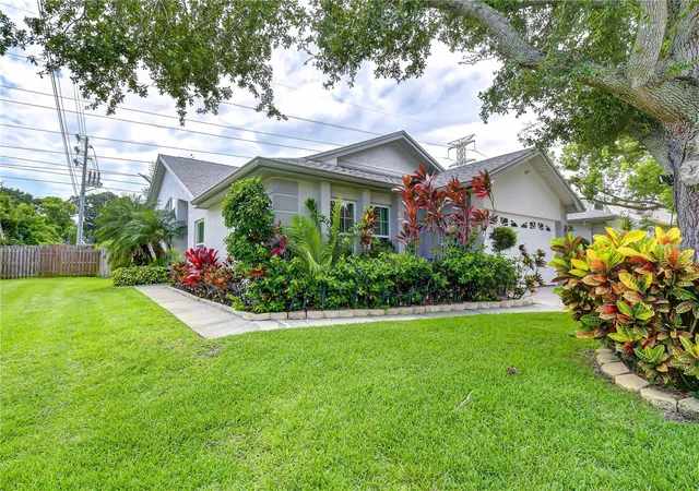 Photo 3 of Sale Pending at 2999 Brookfield Ln, Clearwater, FL 33761 | MLS# W7888134 | Listing updated on 2026-08-12