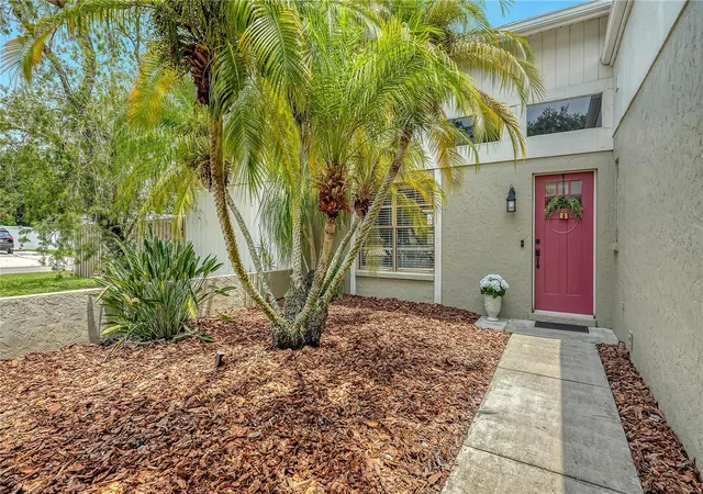 Photo 3 of Single family home for sale at 1551 Georgetowne Ln, Sarasota, FL 34232 | MLS# A4701647 | Listing updated on 2026-09-13