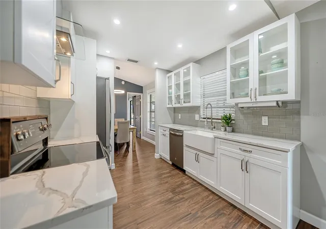 Photo 4 of Single family home for sale at 1551 Georgetowne Ln, Sarasota, FL 34232 | MLS# A4701647 | Listing updated on 2026-09-13