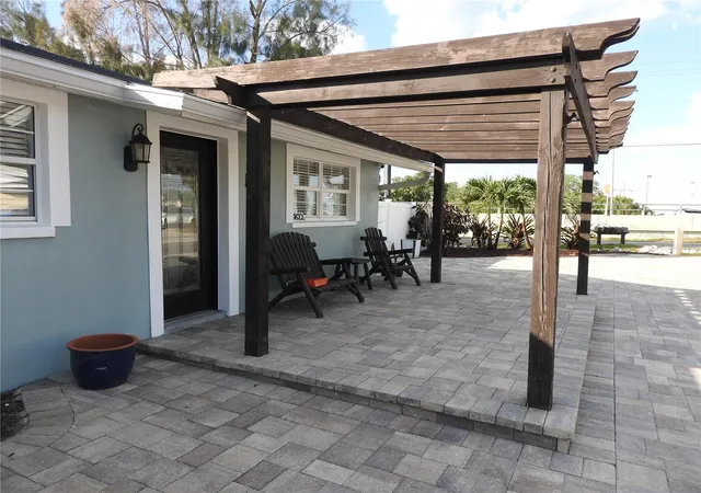 2nd image of 8822 Rocky Creek Dr, Tampa, FL 33615 | MLS# TB8534481
