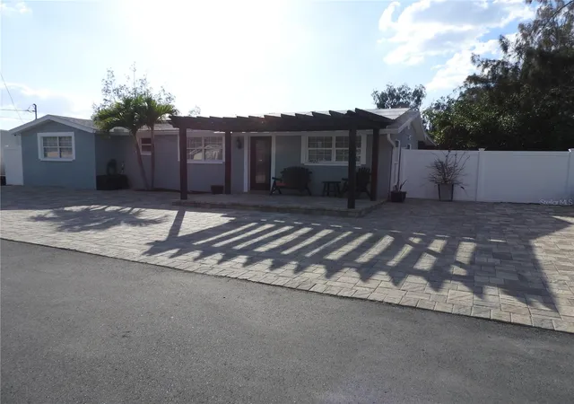 5th image of 8822 Rocky Creek Dr, Tampa, FL 33615 | MLS# TB8534481