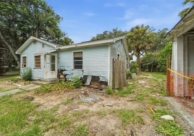 3rd image of 495 North St, De Leon Springs, FL 32130 | MLS# V4950489