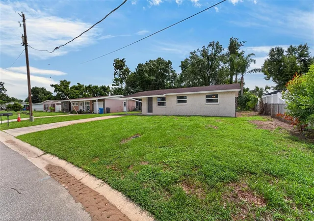 Photo 3 of Single family home for sale at 506 Shamrock Rd, Brandon, FL 33511 | MLS# TB8534492 | Listing updated on 2026-09-01