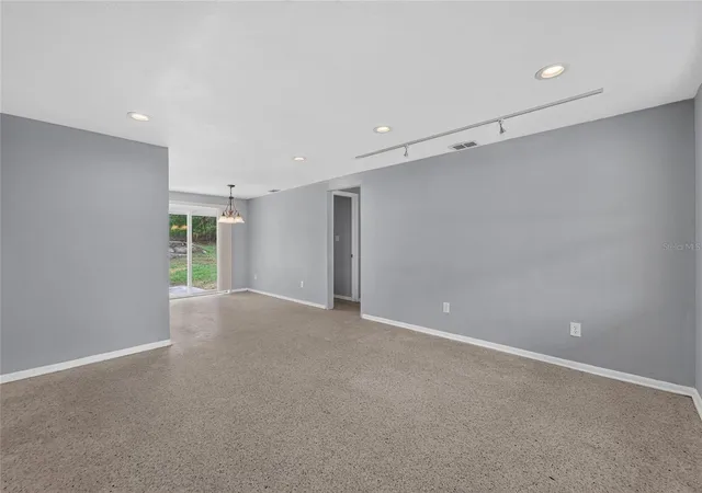 Photo 4 of Single family home for sale at 506 Shamrock Rd, Brandon, FL 33511 | MLS# TB8534492 | Listing updated on 2026-09-01
