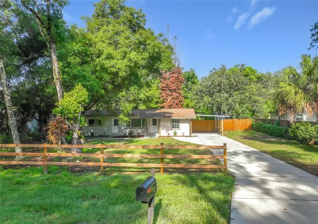 3rd image of 4358 Bedford Rd, Sanford, FL 32773 | MLS# O6429653