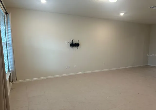 Photo 3 of Townhouse for sale at 14339 Sapelo Beach Dr, Orlando, FL 32827 | MLS# S5154738 | Listing updated on 2026-09-23