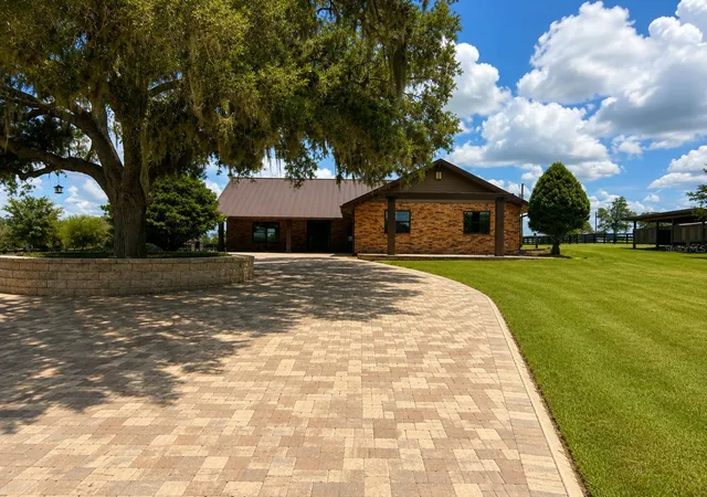Photo 3 of Single family home for sale at 6820 County Rd 561, Clermont, FL 34714 | MLS# O6429676 | Listing updated on 2026-08-15