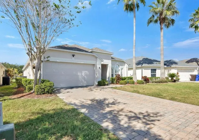 Photo 2 of Single family home for sale at 4806 Cumbrian Lakes Dr, Kissimmee, FL 34746 | MLS# S5154747 | Listing updated on 2026-08-10