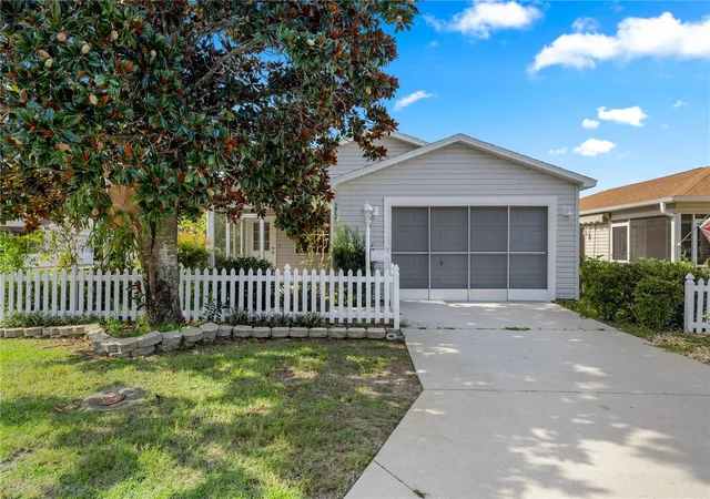Photo 1 of Single family home for sale at 272 Emmalee Pl, The Villages, FL 32162 | MLS# G5115820 | Listing updated on 2026-09-08