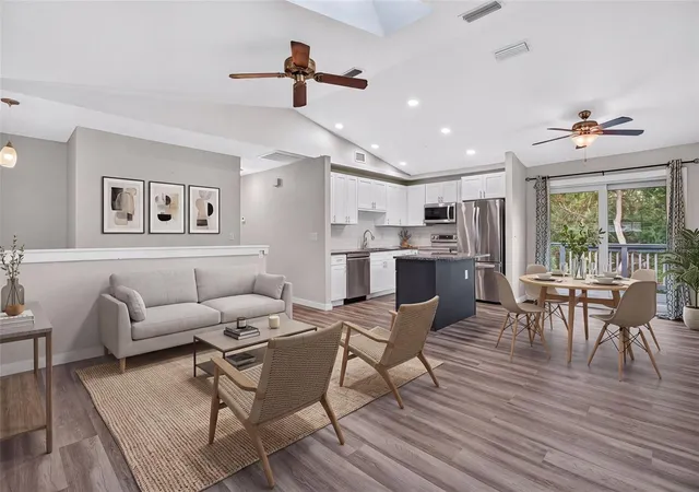 4th image of 3136 Johns Pkwy, Clearwater, FL 33759 | MLS# TB8534526
