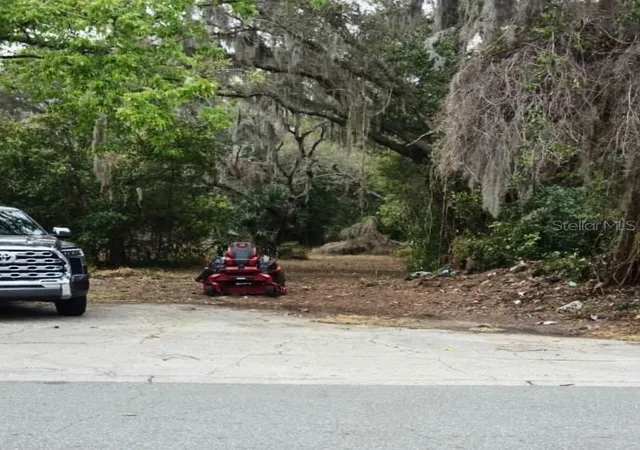 2nd image of 194 E 11th St, Apopka, FL 32703 | MLS# O6429706