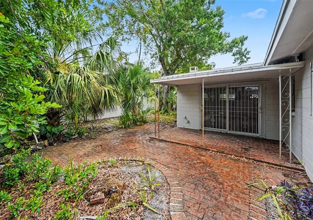 Photo 19 of Single family home for sale at 2098 62nd Terrace S, Saint Petersburg, FL 33712 | MLS# O6429709 | Listing updated on 2026-10-15