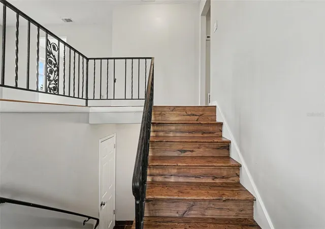Photo 3 of Single family home for sale at 4406 Urban Ct, Orlando, FL 32810 | MLS# O6429711 | Listing updated on 2026-09-03