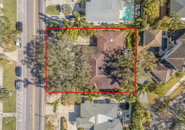 Photo 3 of Single family home for sale at 215 Snell Isle Blvd Ne, Saint Petersburg, FL 33704 | MLS# TB8534567 | Listing updated on 2026-09-02