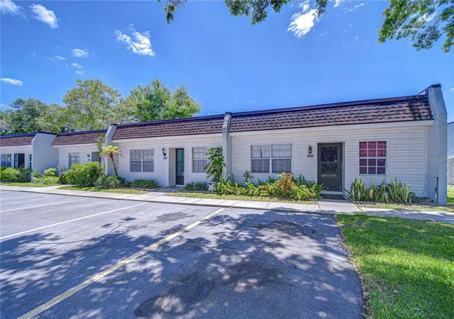 1st image of 13870 Oakwood Ln #13870, Seminole, FL 33776 | MLS# TB8534571