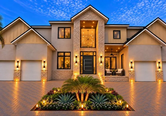 Photo 1 of Mansion for sale at 207 S Gardenia Ave, Tampa, FL 33609 | MLS# TB8534573 | Listing updated on 2026-10-09