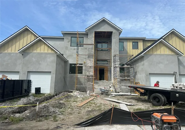 Photo 2 of Mansion for sale at 207 S Gardenia Ave, Tampa, FL 33609 | MLS# TB8534573 | Listing updated on 2026-10-04