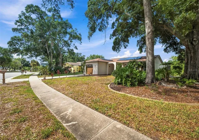 Photo 3 of Single family home for sale at 2460 Beacon Groves Blvd, Palm Harbor, FL 34683 | MLS# W7888142 | Listing updated on 2026-09-13