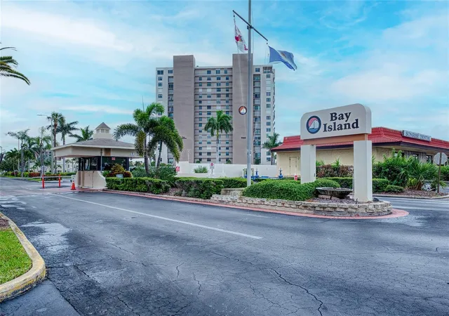2nd image of 7400 Sun Island Dr S #709, South Pasadena, FL 33707 | MLS# TB8534578