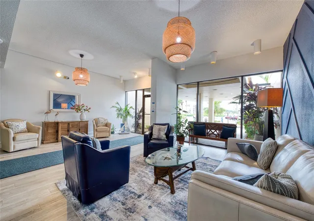 Listing Photo 5 - Condo for sale in building located at 7400 Sun Island Dr S, South Pasadena, FL 33707 - Unit #709