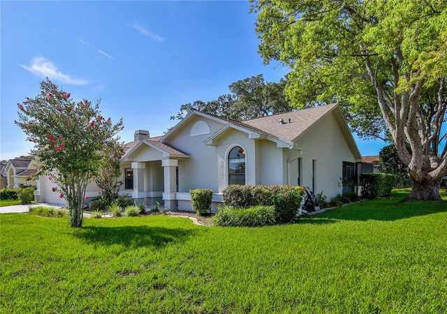 Photo 3 of Single family home for sale at 1364 Overland Dr, Spring Hill, FL 34608 | MLS# W7888144 | Listing updated on 2026-10-21