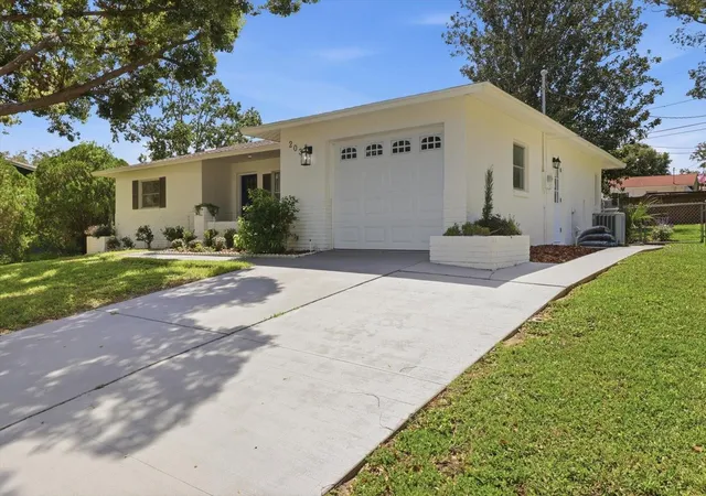 1st image of 203 S Lee St, Beverly Hills, FL 34465 | MLS# G5115827