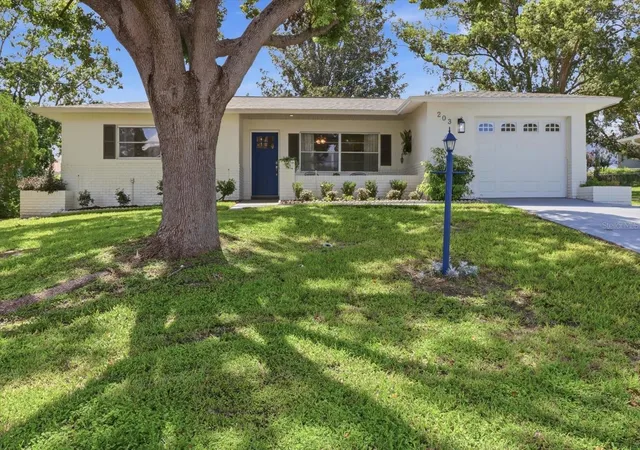 Photo 3 of Single family home for sale at 203 S Lee St, Beverly Hills, FL 34465 | MLS# G5115827 | Listing updated on 2026-08-24