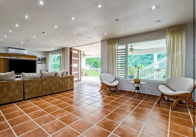 Photo 4 of House for sale at Calle 2 Carretera Oeste #169, Luquillo, PR 00773 | MLS# PR9123117 | Listing updated on 2026-10-03
